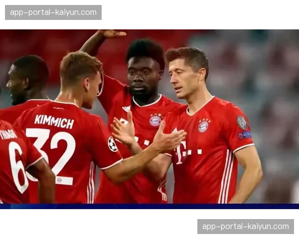 瞬间特写：拜仁前锋特尔一次成功的边路压迫，引发安联球场热烈掌声